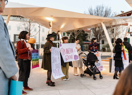 Fotografija 21 - Ništa cvijeće i bombonijere: Šibenčanke, uz pokojeg Šibenčana, proslavile Dan žena na drugačiji način