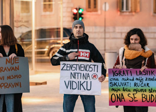 Fotografija 22 - Ništa cvijeće i bombonijere: Šibenčanke, uz pokojeg Šibenčana, proslavile Dan žena na drugačiji način