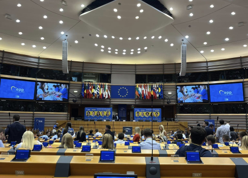 Fotografija 2 - Šibenčanka Jelena Jurić stažira u Bruxellesu: 'Stanovi su skupi, ali cijene hrane i režija niže su nego kod nas'