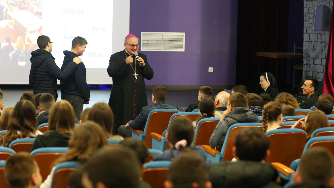 Održan susret krizmanika Šibenske biskupije