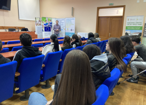 Drniški maturanti osvijestili značaj i važnost izlaska na EU izbore