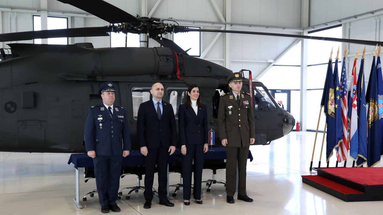 Potpisan ugovor za nabavu osam Black Hawk helikoptera