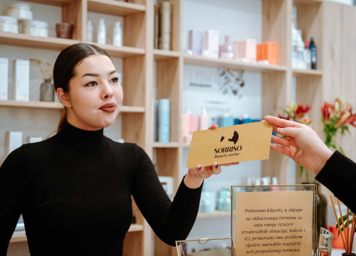 Fotografija 24 - Sorriso Beauty Center nudi 'walk in' uslugu pranja i feniranja kose!