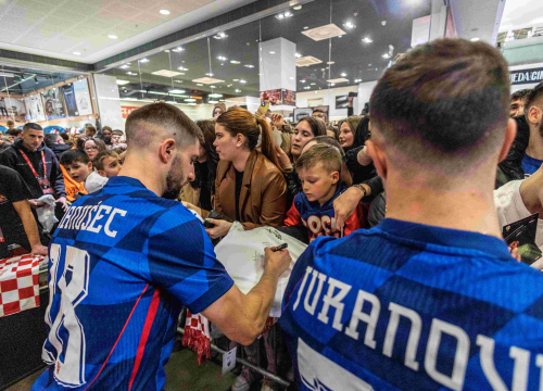 Predstavljeni novi dresovi hrvatske nogometne reprezentacije