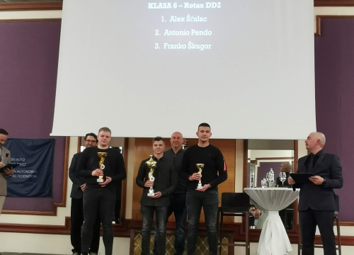 Fotografija 5 - Član KK Dubrava-Šibenik Franko Škugor nagrađen za 3. mjesto u svojoj klasi