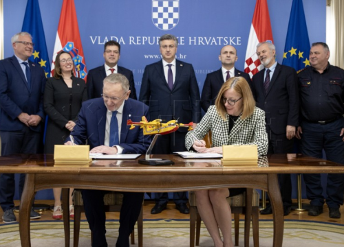 Potpisan ugovor za nabavu dva nova kanadera