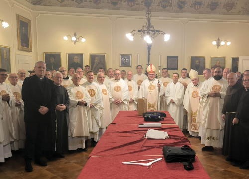 Fotografija 8 - Jutros u katedrali biskup predvodio misu posvete ulja za krizme i bolesničko pomazanje