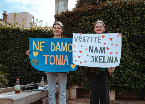 Fotografija 3 - Prosvjed za profesora Tonija Skelina: 'Doživio je ogromnu nepravdu, svi smo u stanju šoka'