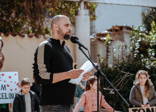 Fotografija 4 - Prosvjed za profesora Tonija Skelina: 'Doživio je ogromnu nepravdu, svi smo u stanju šoka'