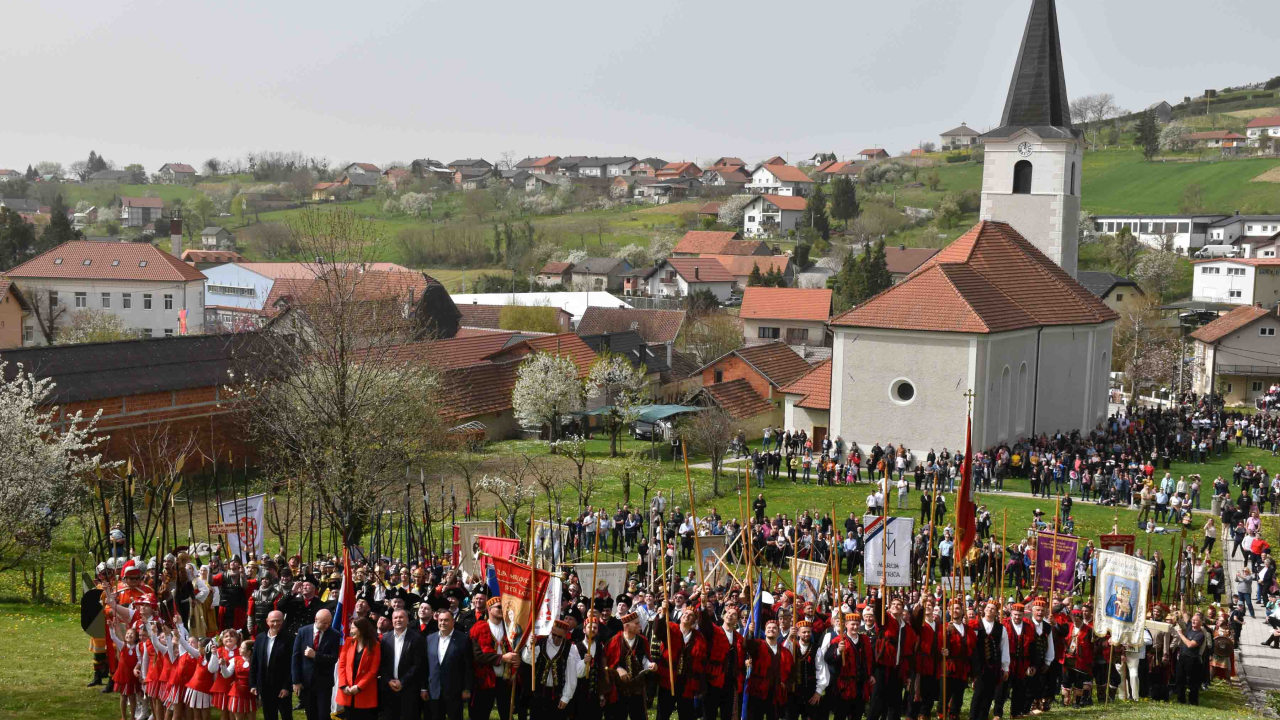 U župi Sv. Ane u Loboru i čuvari Kristova groba iz Mirlovića