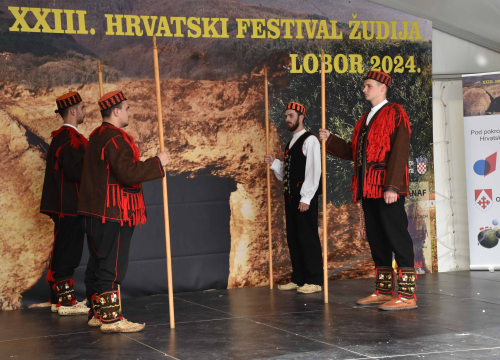 Fotografija 4 - U župi Sv. Ane u Loboru i čuvari Kristova groba iz Mirlovića