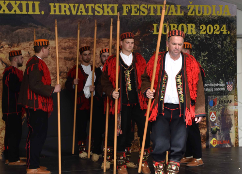 Fotografija 5 - U župi Sv. Ane u Loboru i čuvari Kristova groba iz Mirlovića