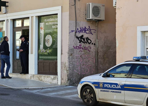 Muškarac upao jutros oko 8,30 sati u ljekarnu Varoš i pokušao je opljačkati: Brzo je uhićen
