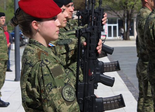Fotografija 2 - U Kninu svečano obilježena 17. obljetnica ustrojavanja Gardijske mehanizirane brigade