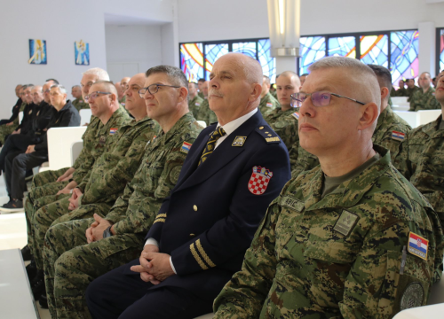 Fotografija 4 - U Kninu svečano obilježena 17. obljetnica ustrojavanja Gardijske mehanizirane brigade