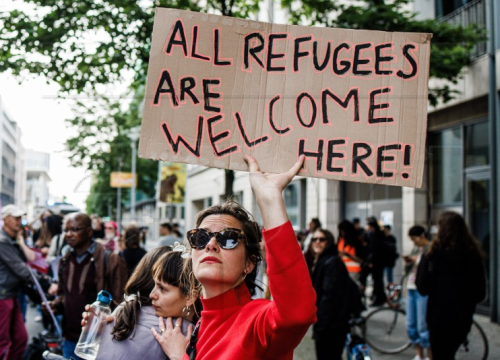 Njemačka uvodi karticu tražiteljima azila da bi im kontrolirala potrošnju