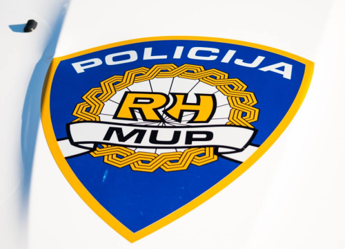 U sudaru motora i automobila kod Gline poginulo dvoje ljudi