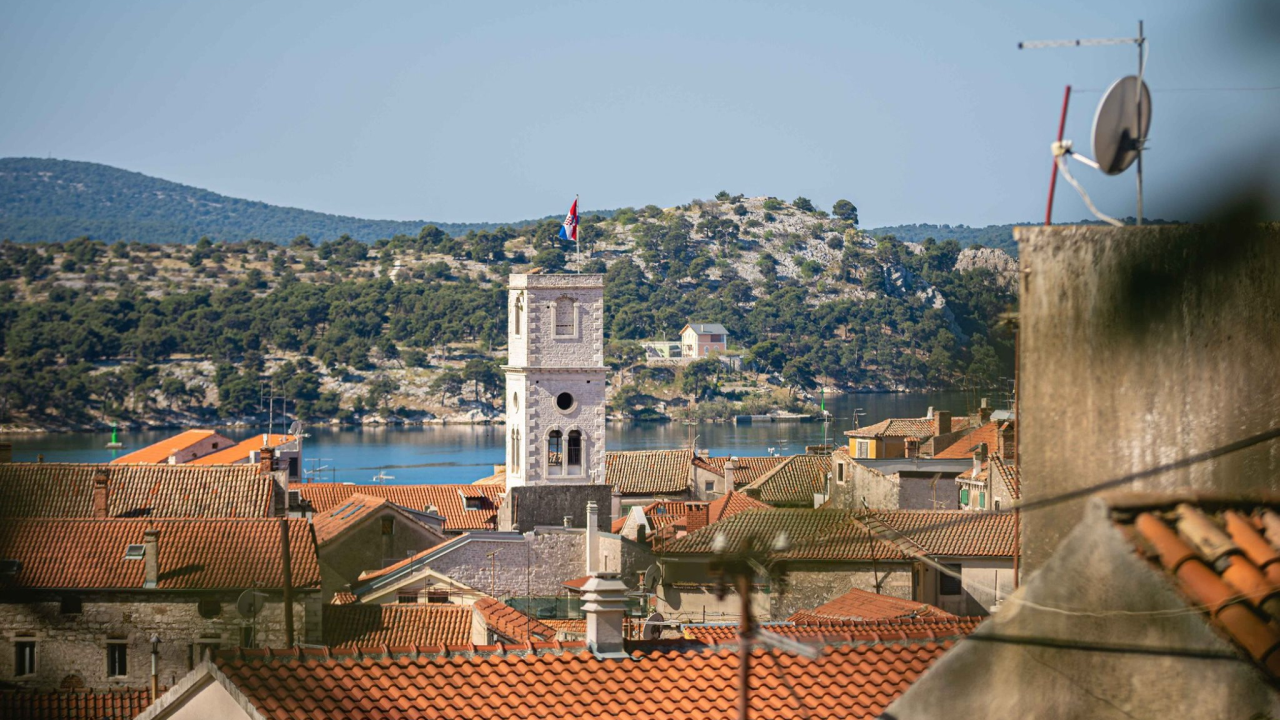 Sunčano i toplo uz slabo jugo