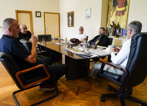 Fotografija 3 - Nove odore Šibenskoj gradskoj straži: Šivat će ih domaći obrtnici