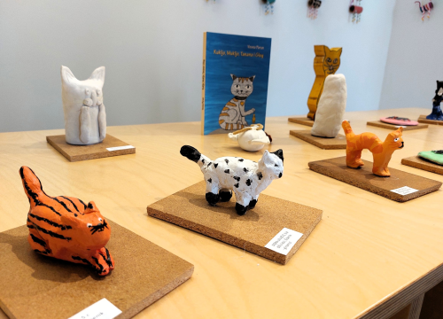 Fotografija 8 - Na Zlarinu otvorena izložba likovnih i literarnih radova s natječaja Mačke