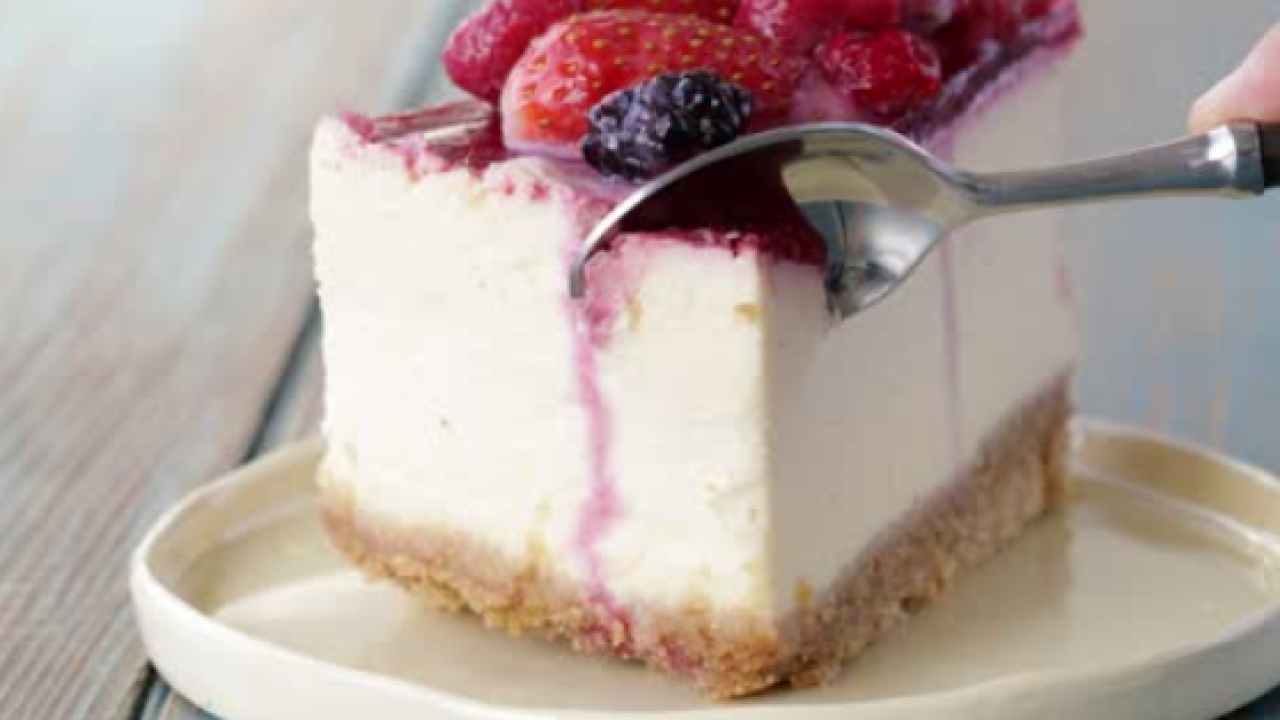 Jednostavan voćni kolač sa savršenom kremom od sira