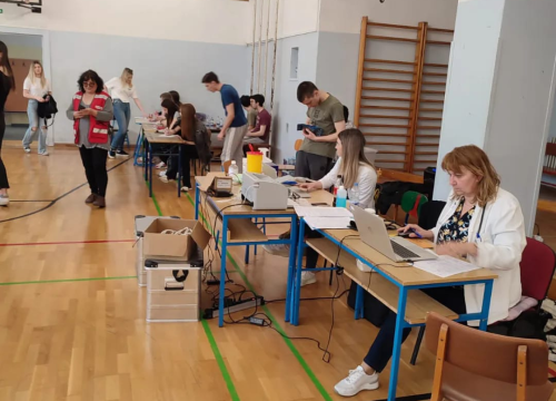Fotografija 3 - Šibenski maturanti odazvali se akciji darivanja krvi