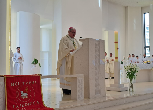 Fotografija 5 - U Kninu proslavljen Dan Obitelji Krvi Kristove