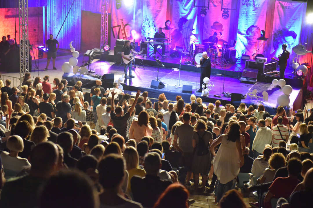 Urban & 4 i gudački orkestar na šibenskoj Tvrđavi sv. Mihovila za Noć tvrđava