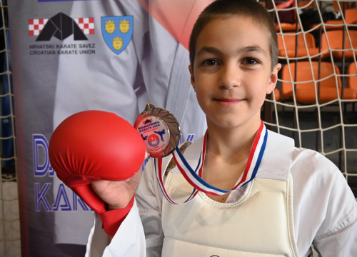 Fotografija 15 - Borci KK 'Okit' Vodice iz Ploča se vratili sa 17 zlata, 9 srebra i 4 bronce