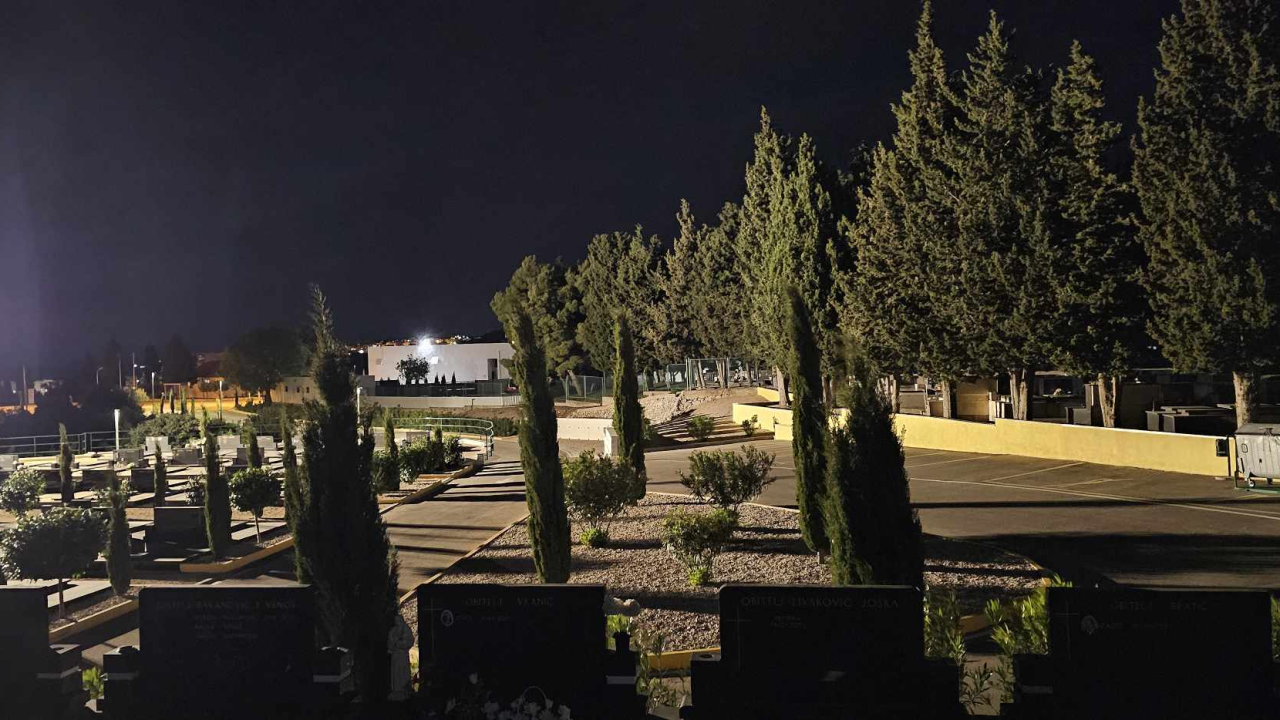 Nova rasvjeta i video nadzor na gradskom groblju Kvanj