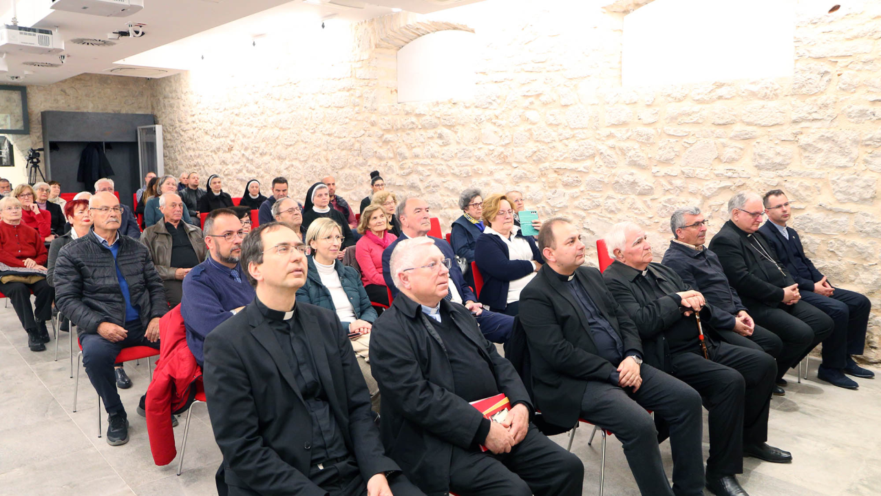 U Šibeniku predstavljena knjiga 'Mamma Schiavona iliti Majka Božja hrvatska'