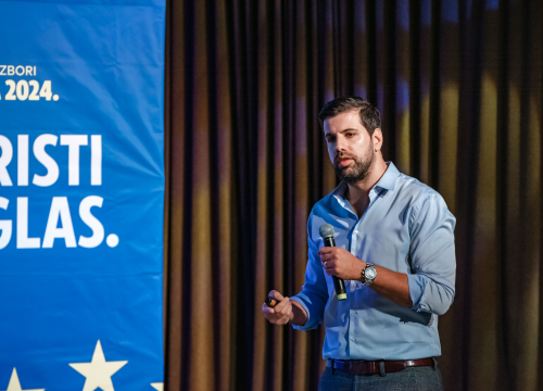 Fotografija 14 - Na radionici 'Dalmatinski đir, europska priča' u Arsenu mladi se pripremali za EU izbore