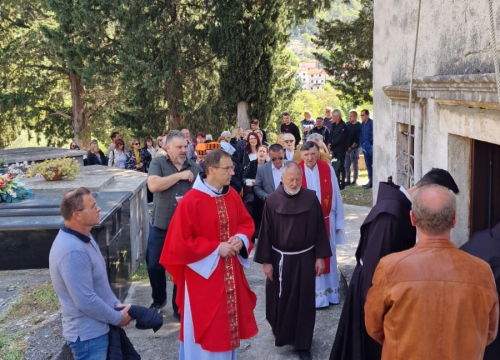 Fotografija 5 - U Rupama proslavljen blagdan sv. Jure, novaci s Visovca nosili kip sveca