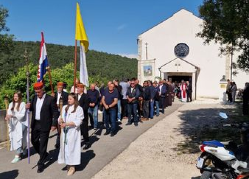 Fotografija 7 - U Rupama proslavljen blagdan sv. Jure, novaci s Visovca nosili kip sveca