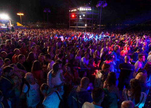 U Vodice dolaze Ljubavnici, Amir Kazić Leo, Buryana, Teo Grčić i Učiteljice