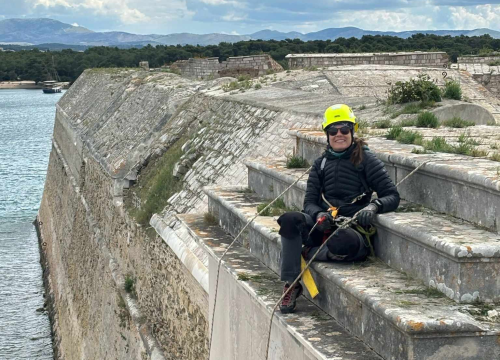Fotografija 17 - Tvrđava sv. Nikole se priprema za sezonu: Njene zidine očišćene od raslinja, trave...