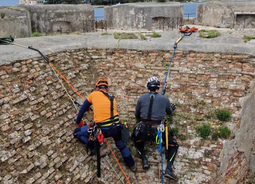 Fotografija 13 - Tvrđava sv. Nikole se priprema za sezonu: Njene zidine očišćene od raslinja, trave...