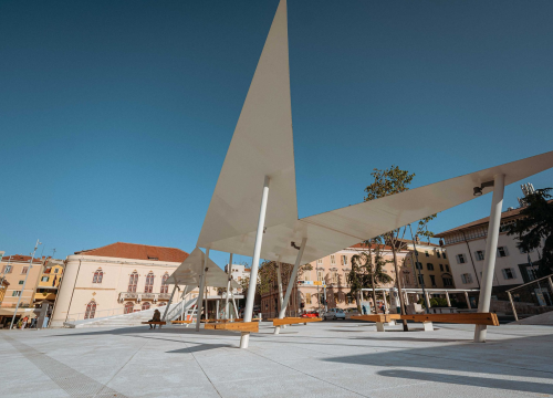 Grad Šibenik daje u zakup tri poslovna prostora: Jedan je trafika iznad garaže na Poljani