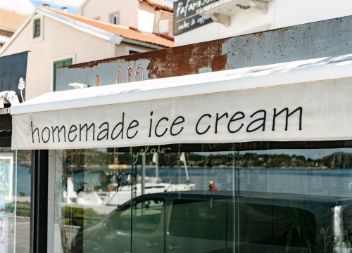 Fotografija 5 - Šibenske ulice ovog ljeta bez škrinja sa sladoledima, moraju biti unutar objekta