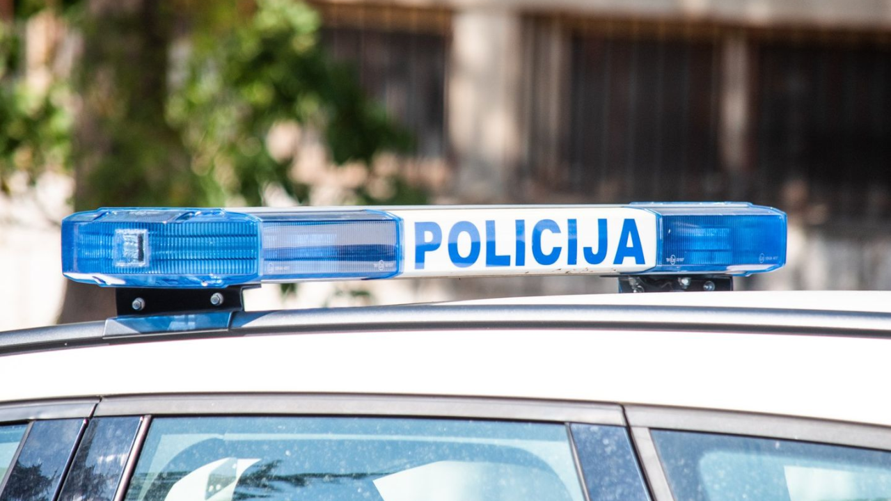 Mladić (21)  pod utjecajem alkohola u Unešiću pao s motora i teško se ozlijedio