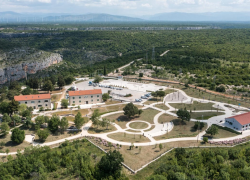 Fotografija 2 - Međunarodni praznik rada u NP 'Krka': Podjela sadnica i besplatan ulaz u Park