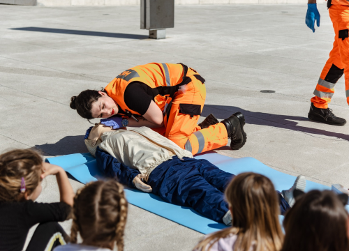 Fotografija 4 - Nacionalni dan hitne službe: Na Poljani prikazali kako se obavlja rana defibrilacija