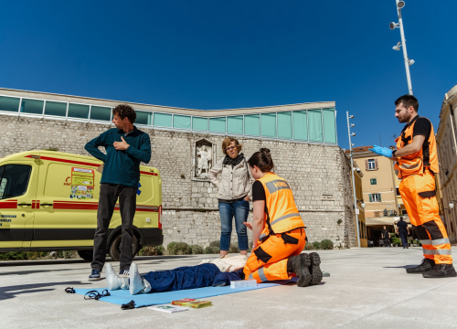 Fotografija 8 - Nacionalni dan hitne službe: Na Poljani prikazali kako se obavlja rana defibrilacija