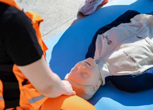 Fotografija 13 - Nacionalni dan hitne službe: Na Poljani prikazali kako se obavlja rana defibrilacija