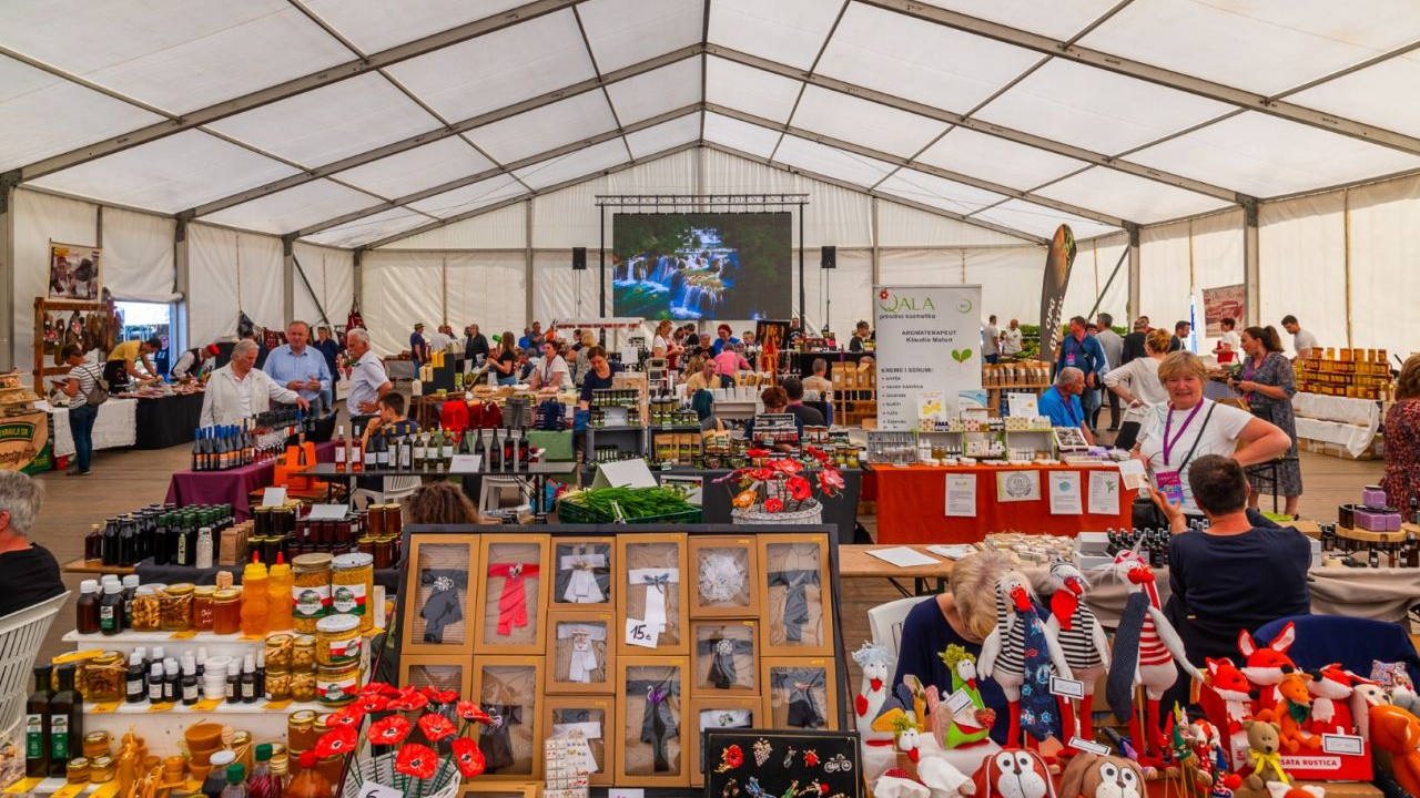 Otvoren 13. Sajam agro-turizma u Skradinu: Izlaže 140 OPG-ova i obrtnika