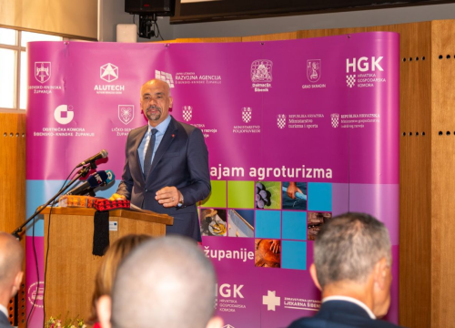 Fotografija 7 - Otvoren 13. Sajam agro-turizma u Skradinu: Izlaže 140 OPG-ova i obrtnika