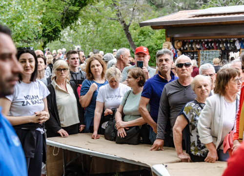 Fotografija 23 - Podijeljeno tisuću sadnica lavande i lovora: 'Želimo očuvati naše ekosustave i poticati bioraznolikost'