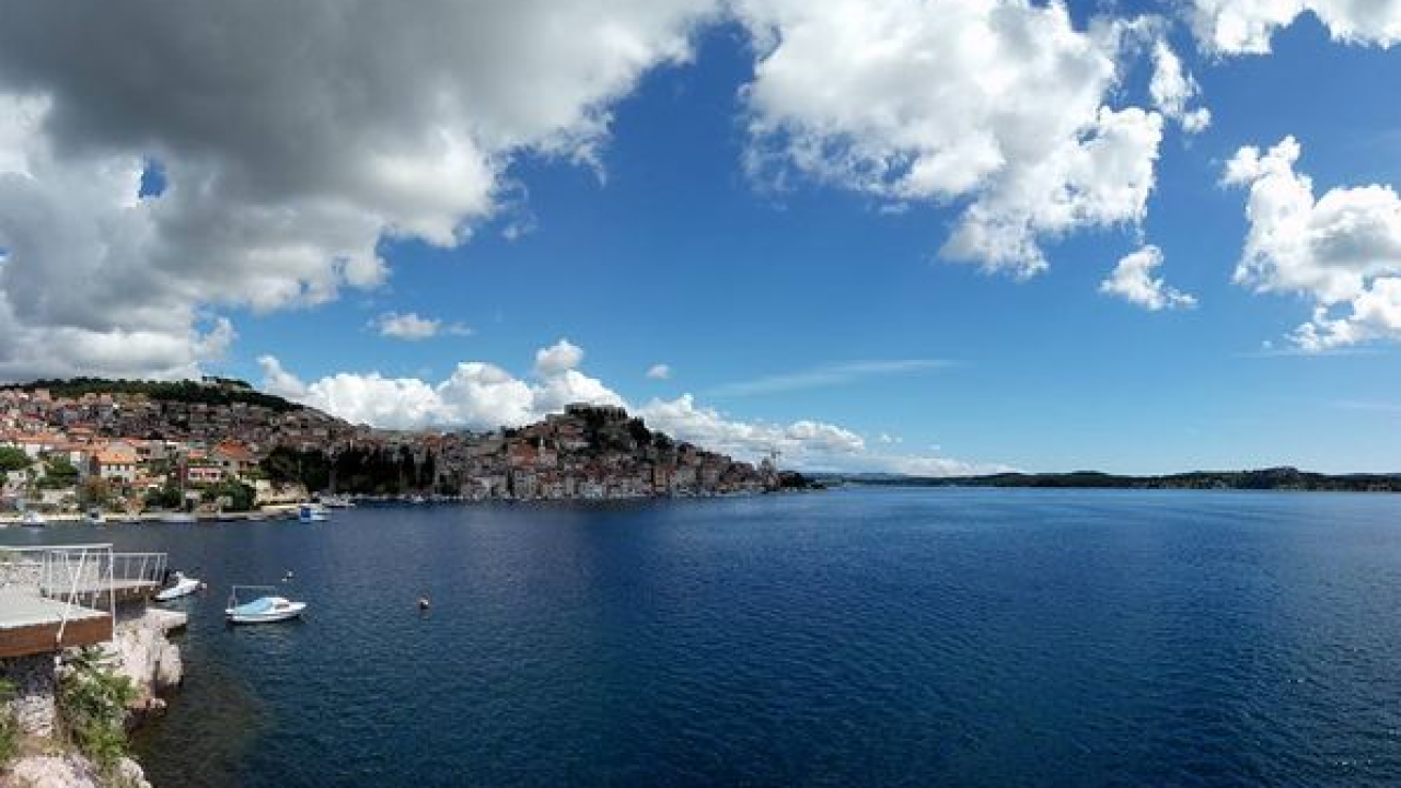 Danas oblačnije i svježije: Za vikend sunčanije i toplije