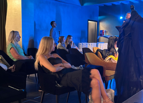 Fotografija 2 - U Šibeniku se bira najljepša mama Hrvatske, a natjecateljice će pokazati kako plešu s vatrom i heklaju