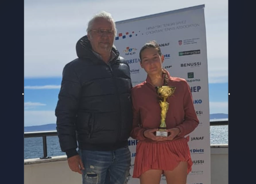 Petnaestogodišnja šibenska tenisačica Nika Bumbak viceprvakinja Hrvatske do 18 godina